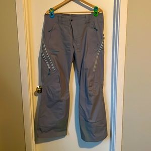Patagonia Untracked Gore-Tex pants with Recco. Women’s Large. Sage green.